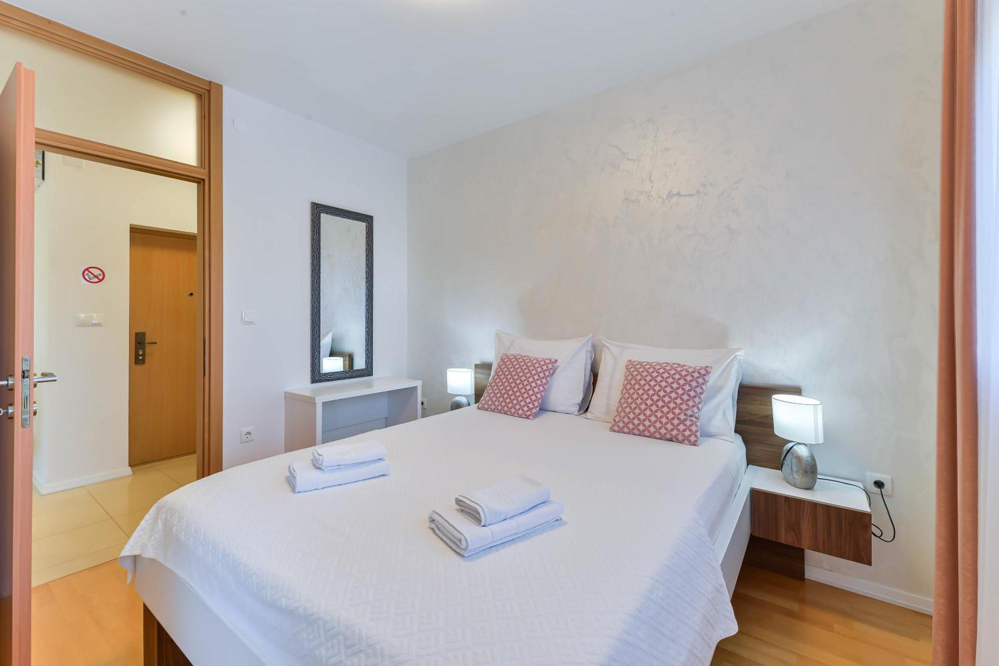 Apartments Laura 1 Privlaka  Dış mekan fotoğraf