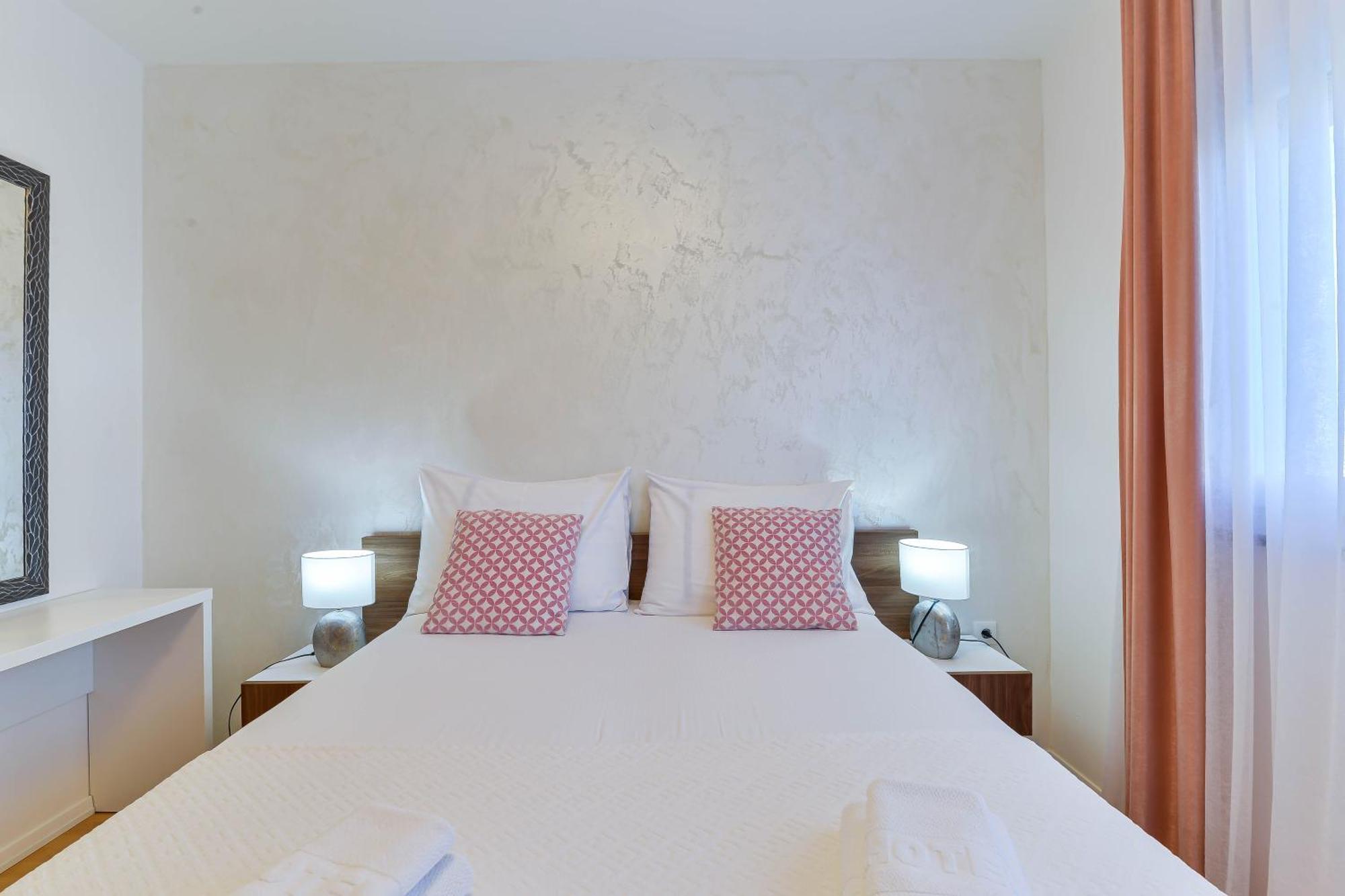 Apartments Laura 1 Privlaka  Dış mekan fotoğraf