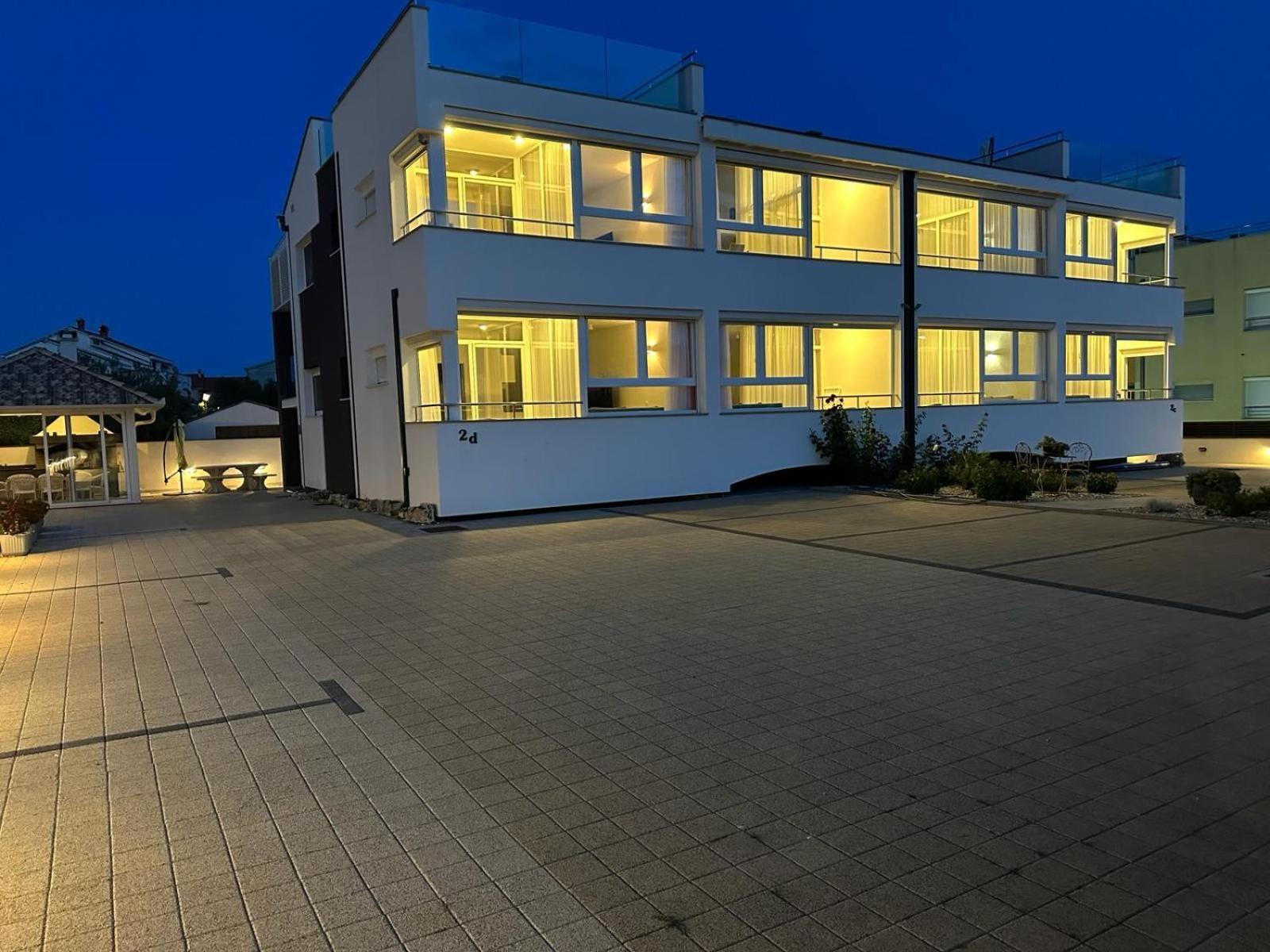 Apartments Laura 1 Privlaka  Dış mekan fotoğraf