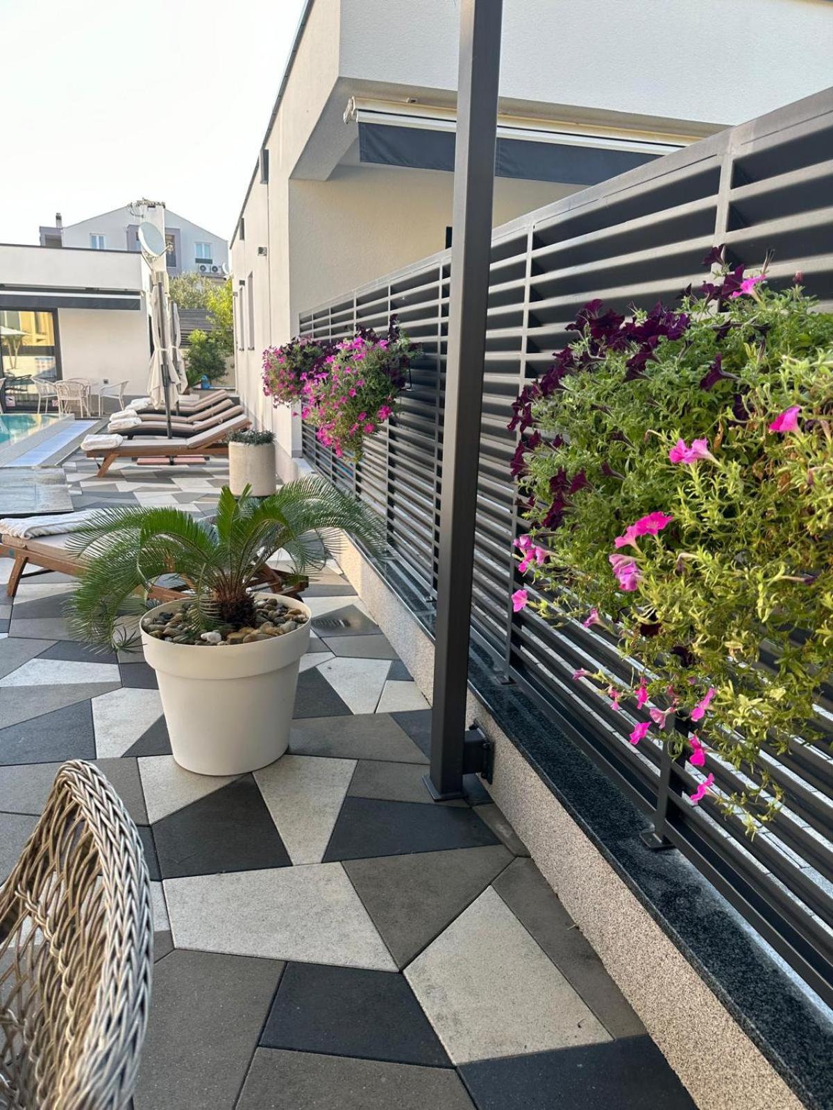 Apartments Laura 1 Privlaka  Dış mekan fotoğraf