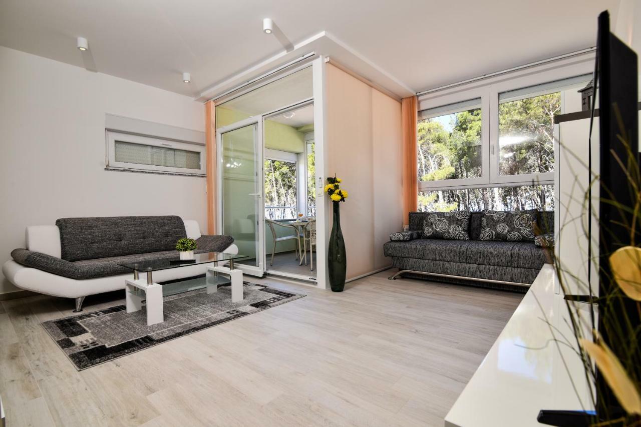 Apartments Laura 1 Privlaka  Dış mekan fotoğraf